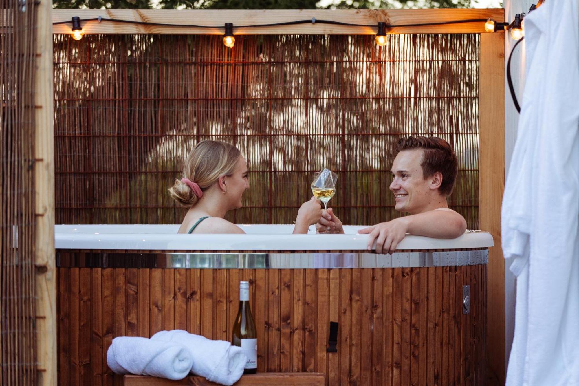 Апартаменти Tiny House - Optioneel Met Hottub Доккюм Номер фото